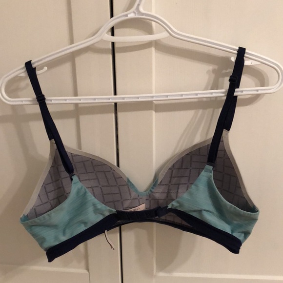 Victoria’s Secret wireless bra - Picture 2 of 2